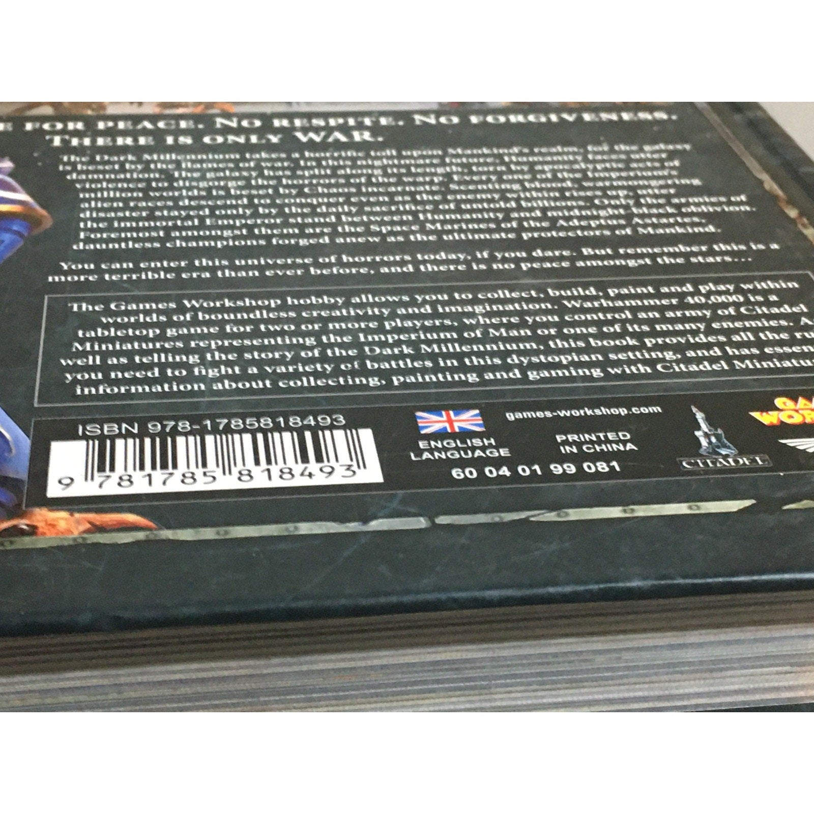 BOOK GAMES WORKSHOP WARHAMMER 40K GRIM DARKNESS RULEBOOK 8TH ED HB USED