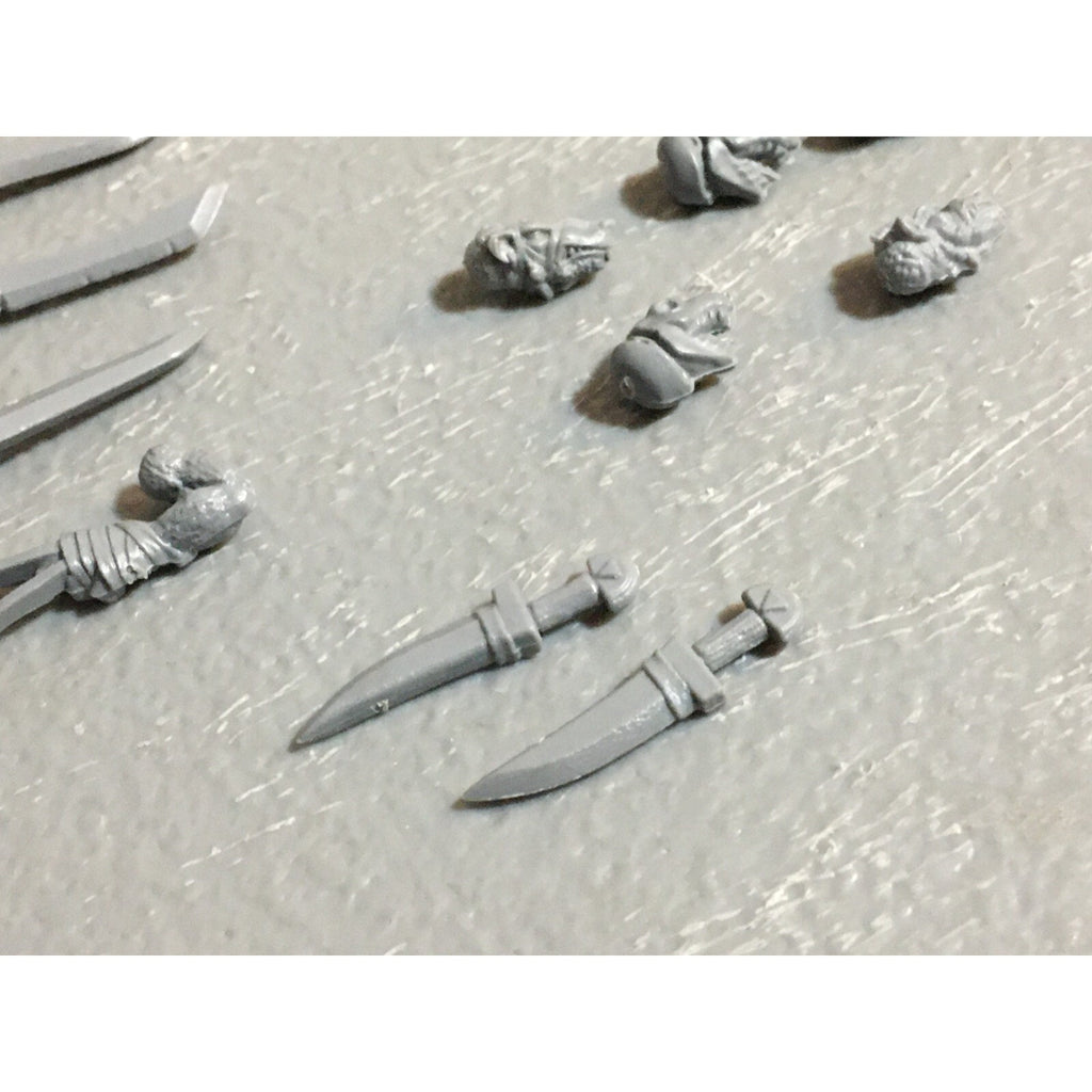 A23447 WARHAMMER FANTASY SKAVEN BITS LOT MIXED CLANRAT PLAGUE MONK RUNNER GW
