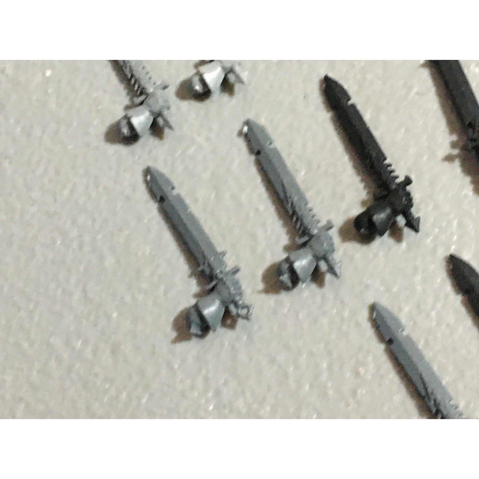 A22220 WARHAMMER FANTASY CHAOS MORTALS BITS LOT SWORD HANDS GAMES WORKSHOP