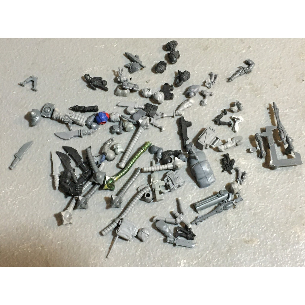 A23467 WARHAMMER 40K MIXED BITS LOT SPACE MARINES TAU ELDAR CHAOS GAMES WORKSHOP