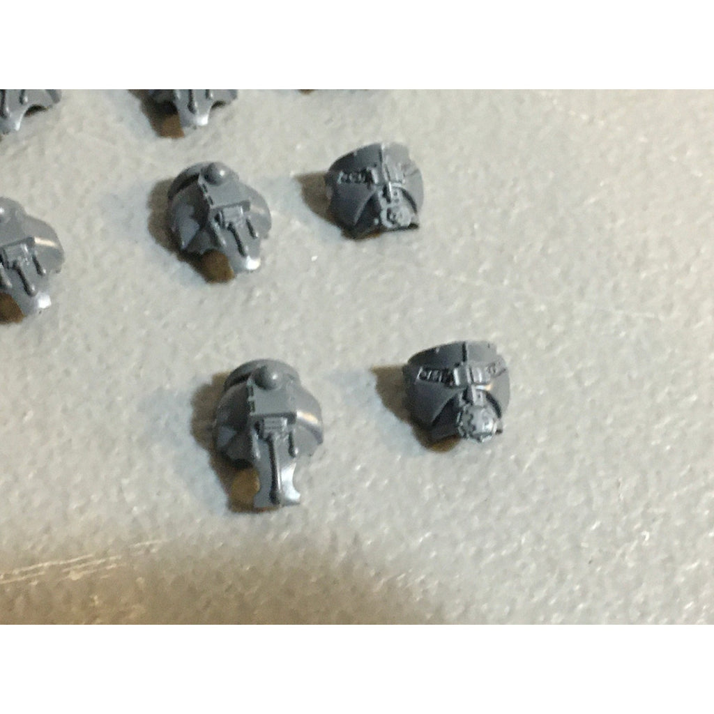 A29905 WARHAMMER 40K GREY KNIGHTS BITS LOT STRIKE TORSOS CHEST BACK GW