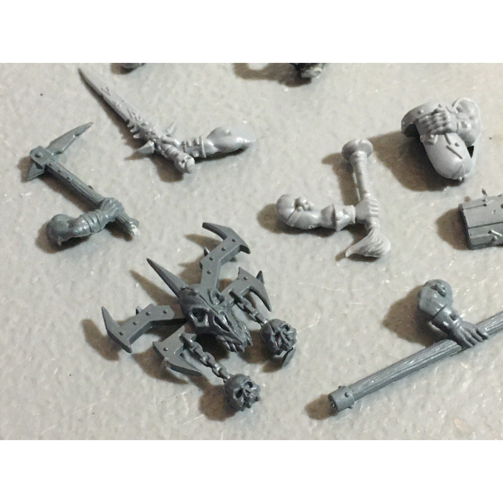 A22185 WARHAMMER FANTASY CHAOS MORTALS BITS LOT MIXED MARAUDER COMMAND & ARMS GW