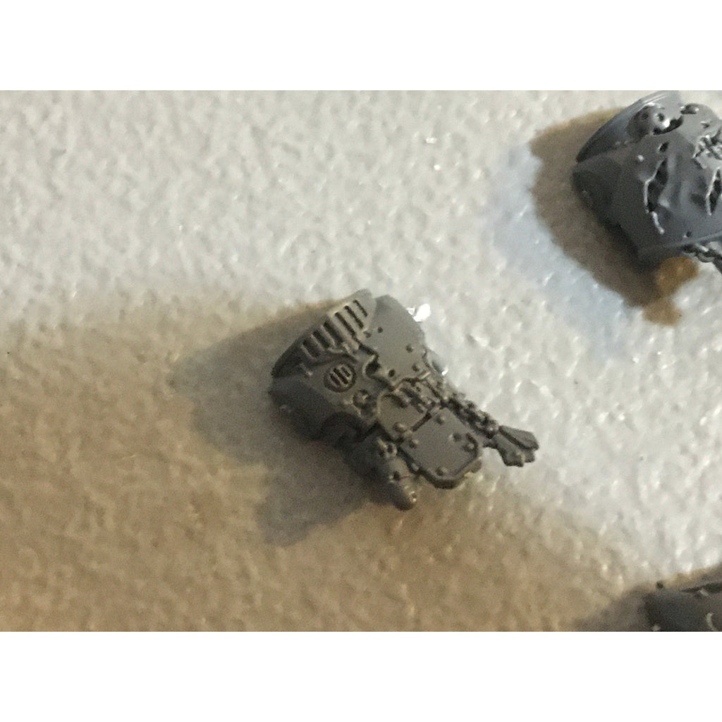 A31439 WARHAMMER 40K DEATH GUARD BITS LOT PLAGUE MARINE CHEST GW CHAOS MARINES