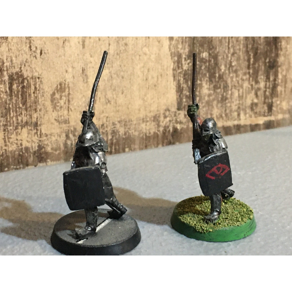 A30135 LOTR LORD OF THE RINGS GAMES WORKSHOP METAL MORDOR ORC 2 PK SPEARS GW