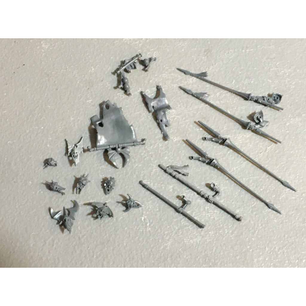 A23425 WARHAMMER FANTASY VAMPIRE COUNTS BITS LOT SKELETON WIGHT MIXED HEADS ARMS