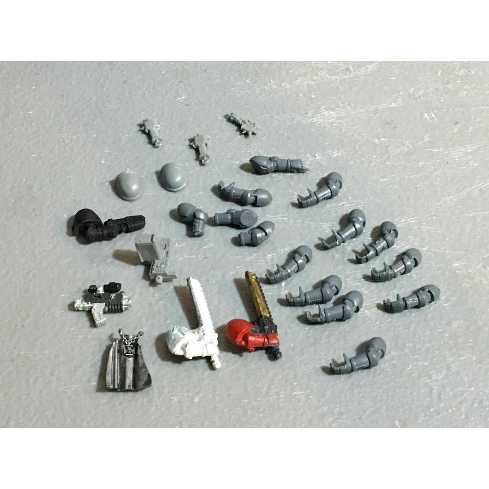 A23259 WARHAMMER 40K SPACE MARINES BITS LOT ARMS GAMES WORKSHOP GW