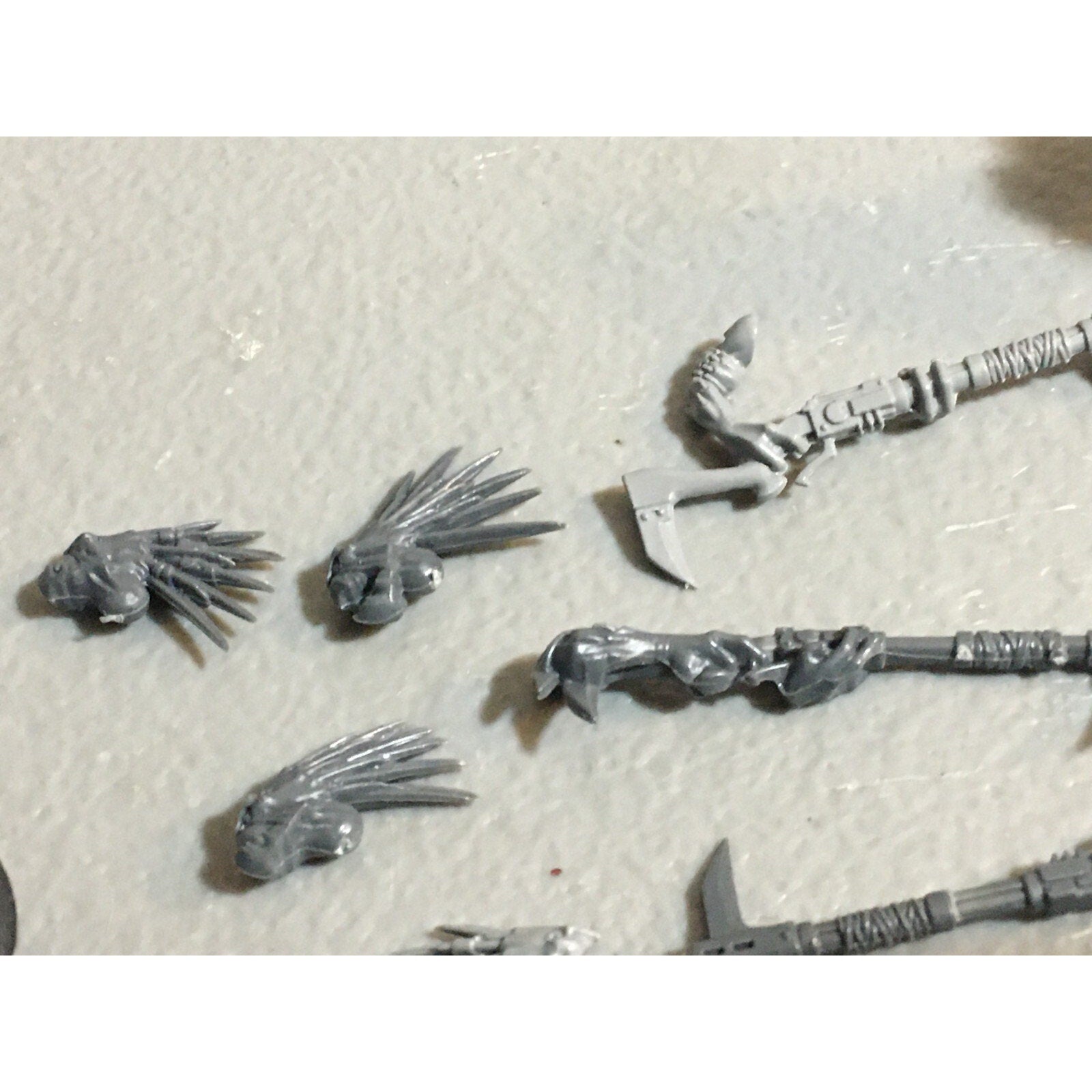 A23027 WARHAMMER 40K TAU EMPIRE BITS LOT KROOT GUNS HEADS GAMES WORKSHOP GW