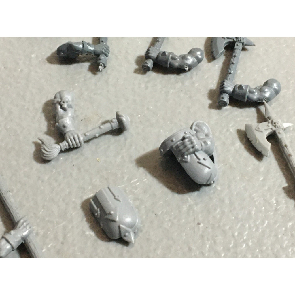 A22177 WARHAMMER FANTASY CHAOS MORTALS BITS LOT MIXED MARAUDER COMMAND & ARMS GW
