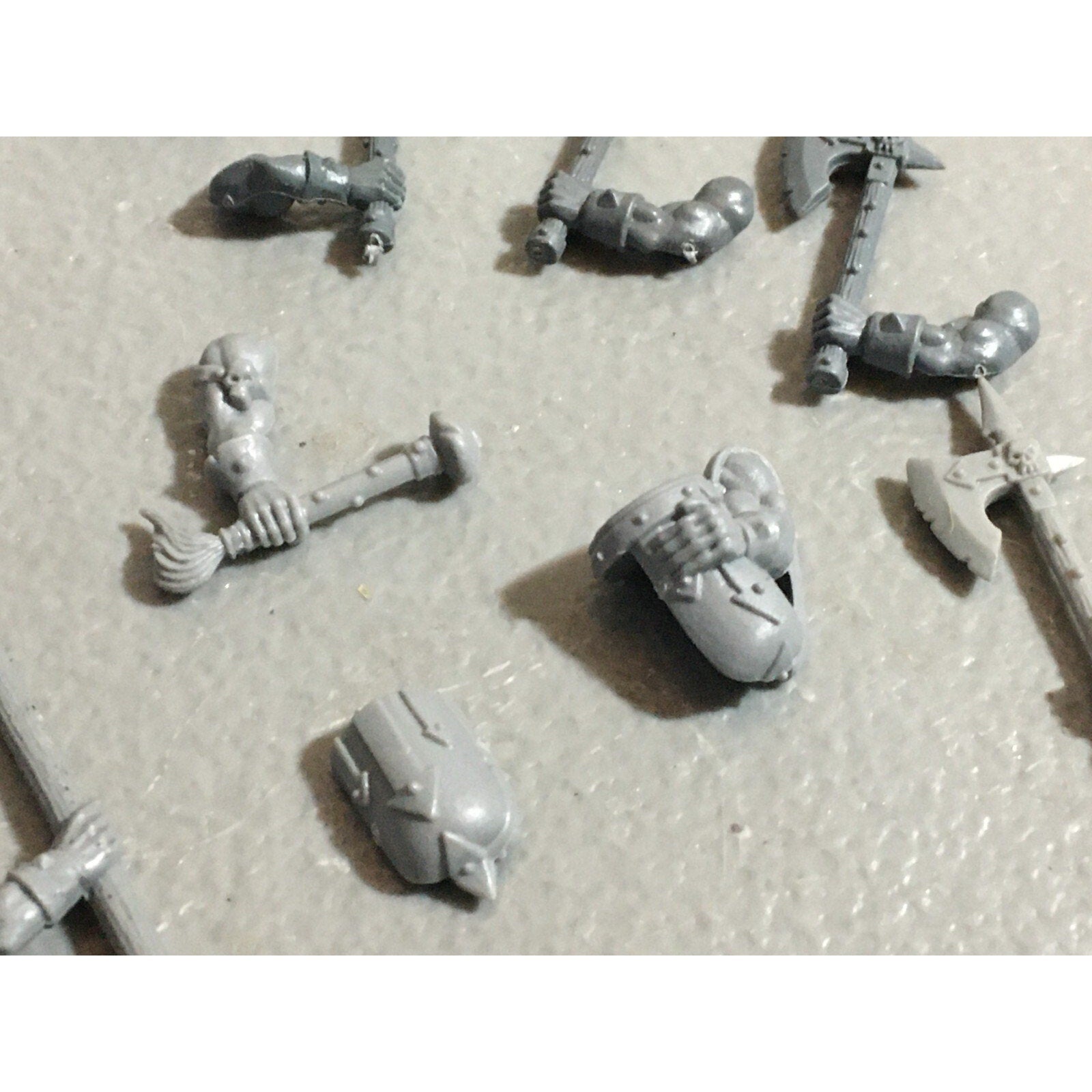 A22177 WARHAMMER FANTASY CHAOS MORTALS BITS LOT MIXED MARAUDER COMMAND & ARMS GW