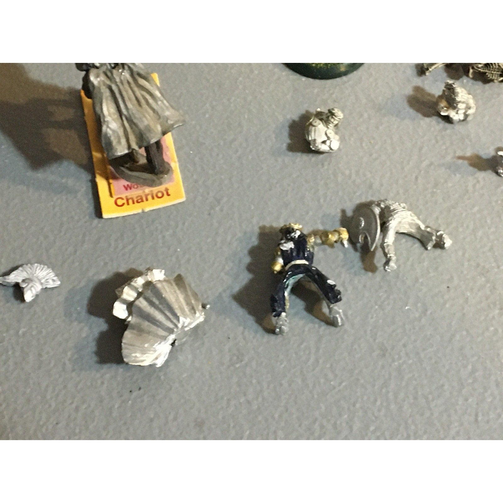 A32578 UNKNOWN MINIATURES METAL LOT KNIGHT SKELETON WARRIOR SOLDIER