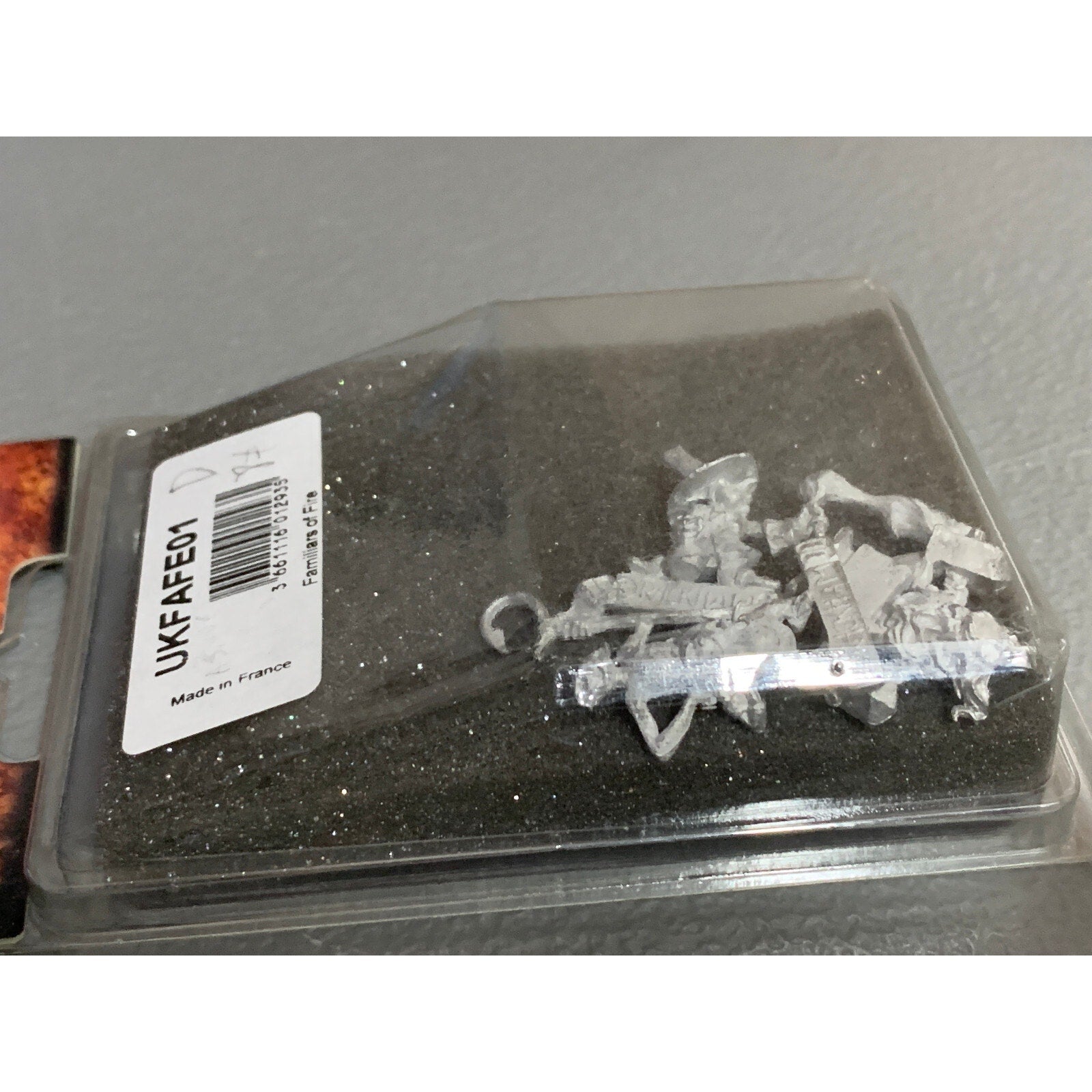 A10399 RACKHAM CONFRONTATION METAL OOP FAMILIARS OF FIRE