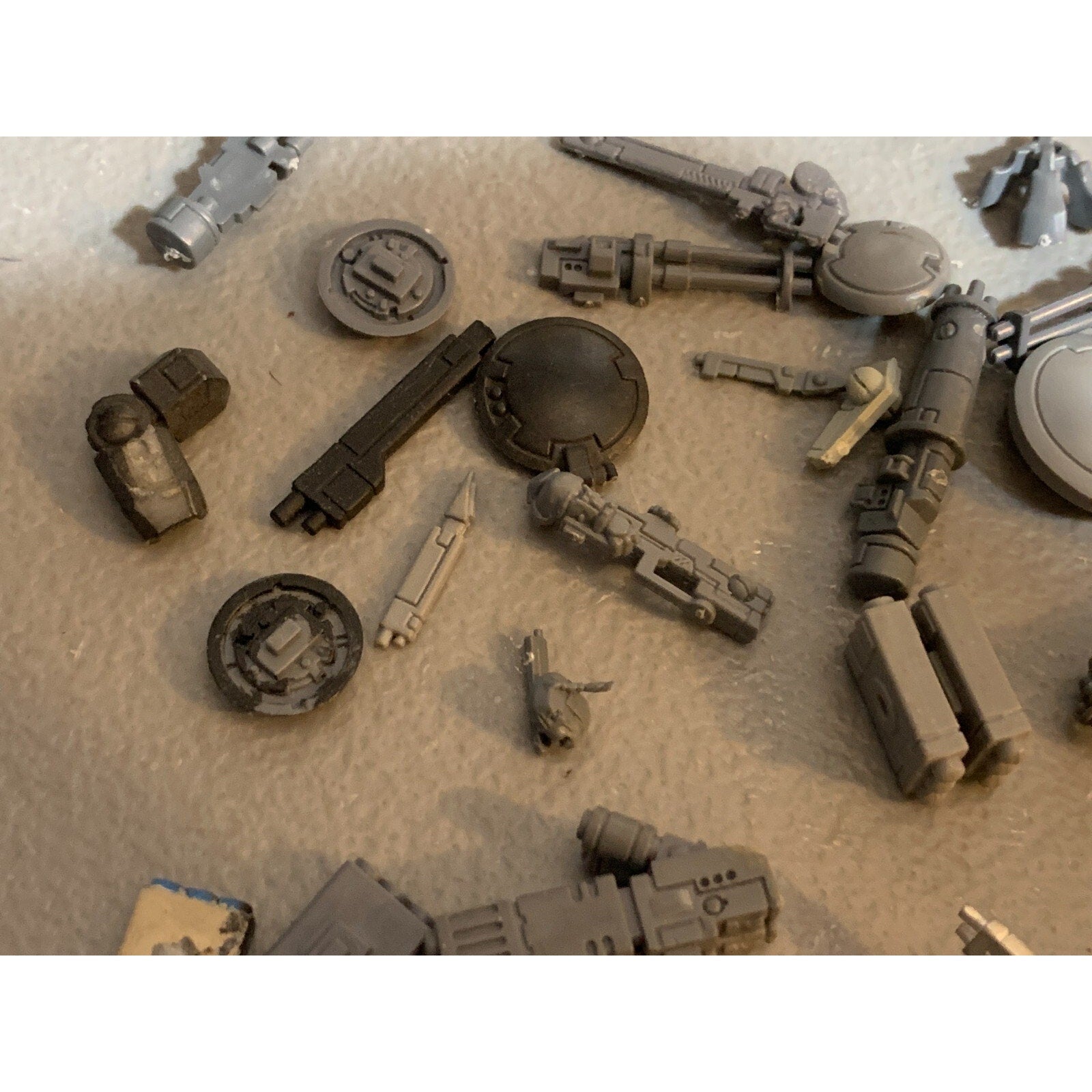 A23278 WARHAMMER 40K TAU EMPIRE BITS LOT DRONES GUNS CRISIS FEET GAMES GW