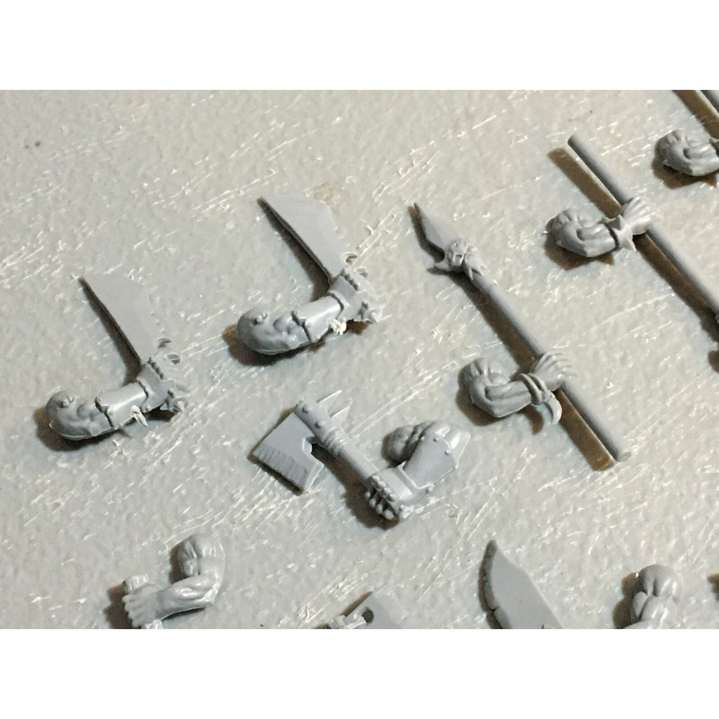 A23392 WARHAMMER FANTASY ORCS & GOBLINS BITS LOT BOYZ ARMS GAMES WORKSHOP GW