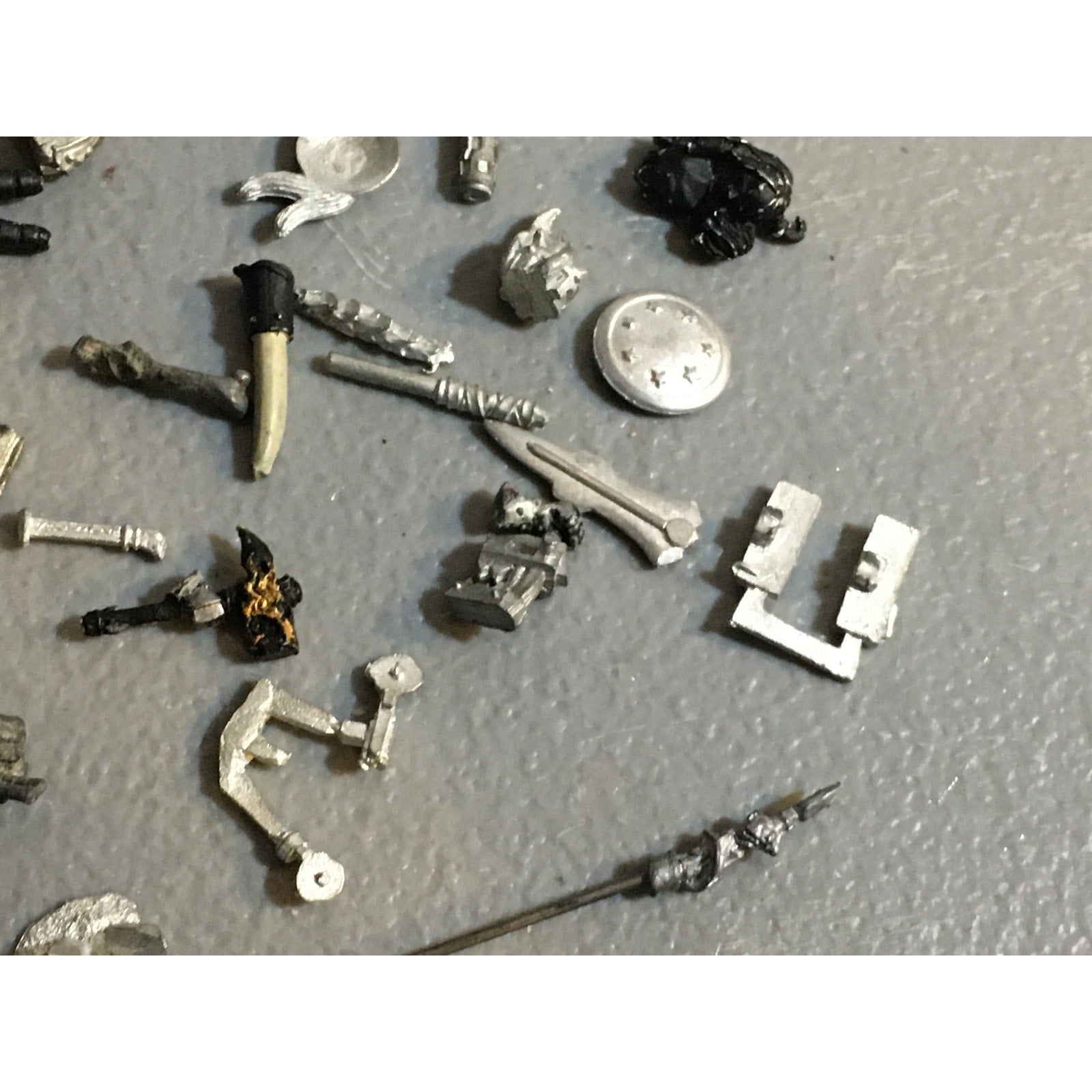 A32554 UNKNOWN MINIATURES ALL METAL BITS LOT FANTASY SCI-FI MIXED