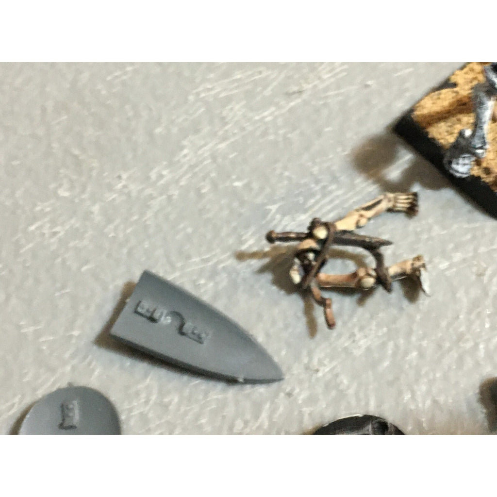 A23230 WARHAMMER FANTASY UNDEAD VAMPIRE COUNTS BITS LOT SKELETON SHIELD HEADS GW