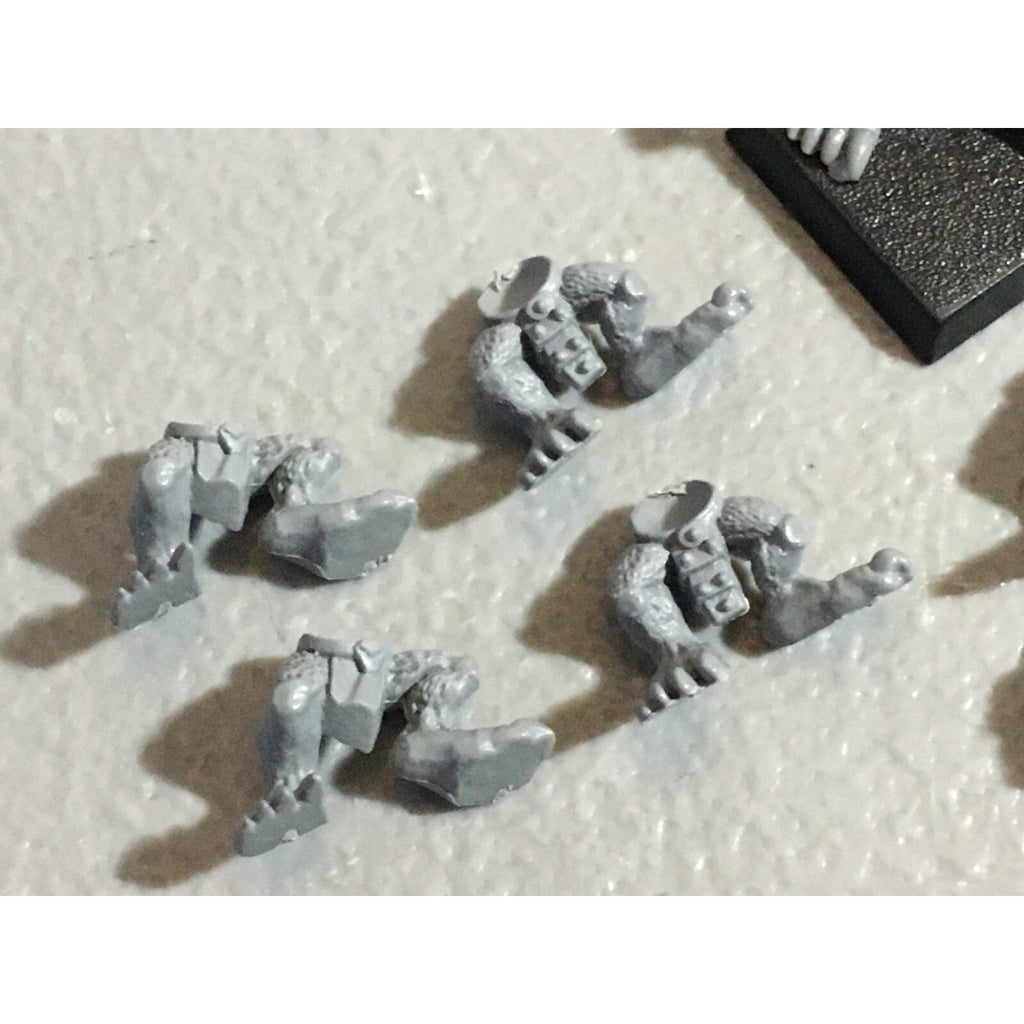 A22303 WARHAMMER FANTASY SKAVEN BITS LOT TORSOS LEGS TAILS GAMES WORKSHOP GW
