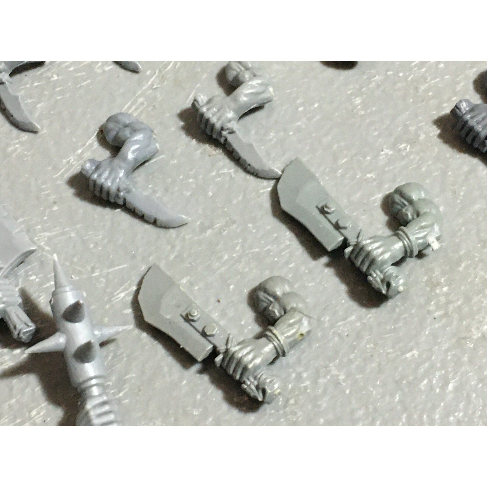 A22611 WARHAMMER FANTASY ORCS & GOBLINS BITS LOT ORC BOYZ HAND WEAPONS GW