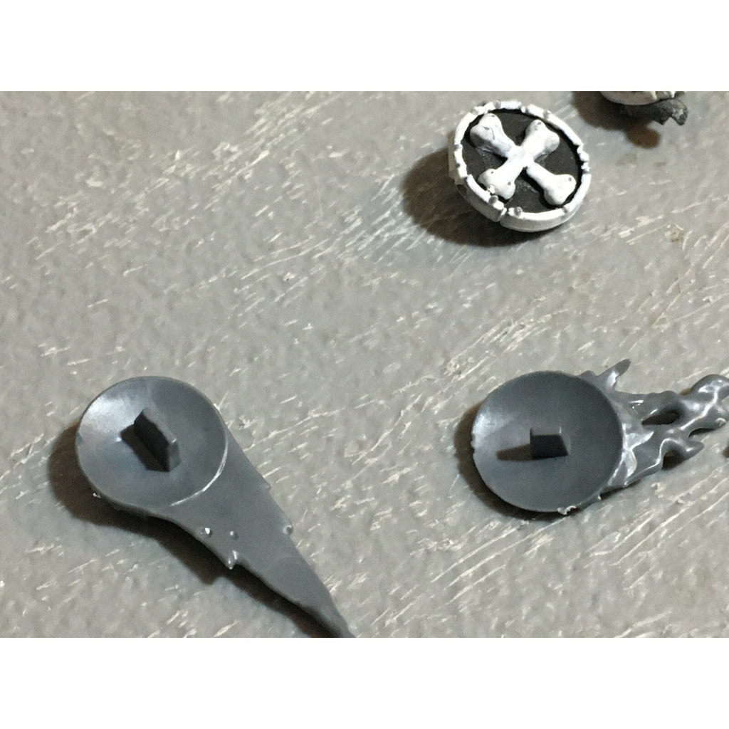 A23459 WARHAMMER FANTASY VAMPIRE COUNTS UNDEAD BITS LOT SHIELDS & ICONS GW