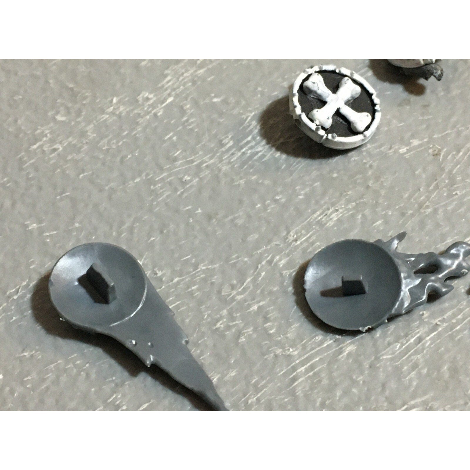 A23459 WARHAMMER FANTASY VAMPIRE COUNTS UNDEAD BITS LOT SHIELDS & ICONS GW