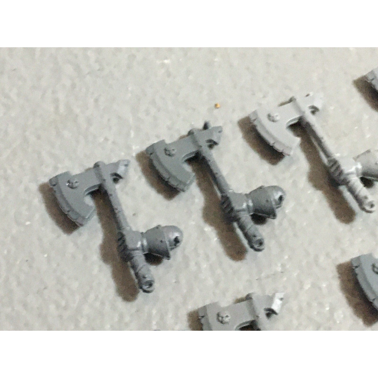 A22213 WARHAMMER FANTASY CHAOS MORTALS BITS LOT AXE HANDS GAMES WORKSHOP