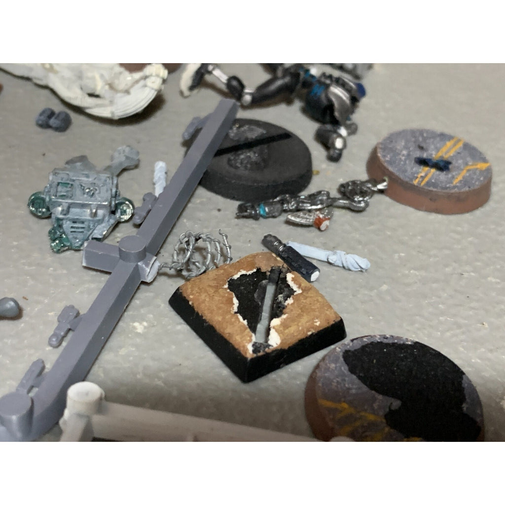 A17864 WARHAMMER FANTASY 40K MIXED RANDOM BITS LOT