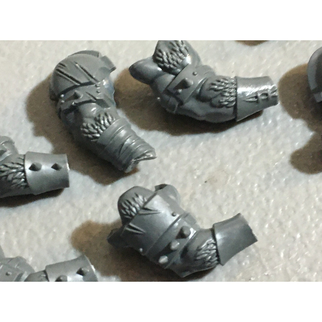 A23167 WARHAMMER FANTASY CHAOS BEASTMEN BITS LOT MINOTAUR ARMS GW GAMES WORKSHOP