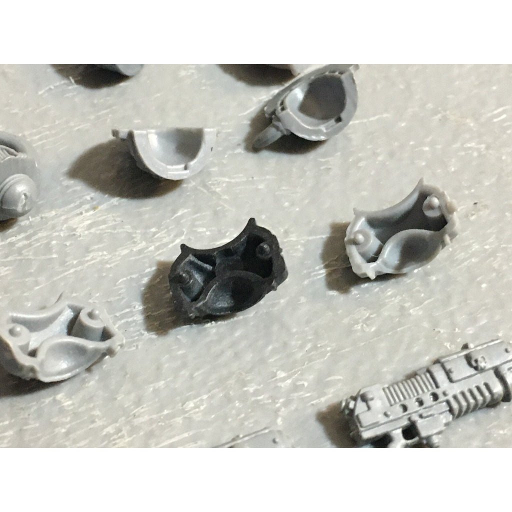 A23013 WARHAMMER 40K CHAOS SPACE MARINES MIXED TORSO HEAD SPECIAL GAMES WORKSHOP