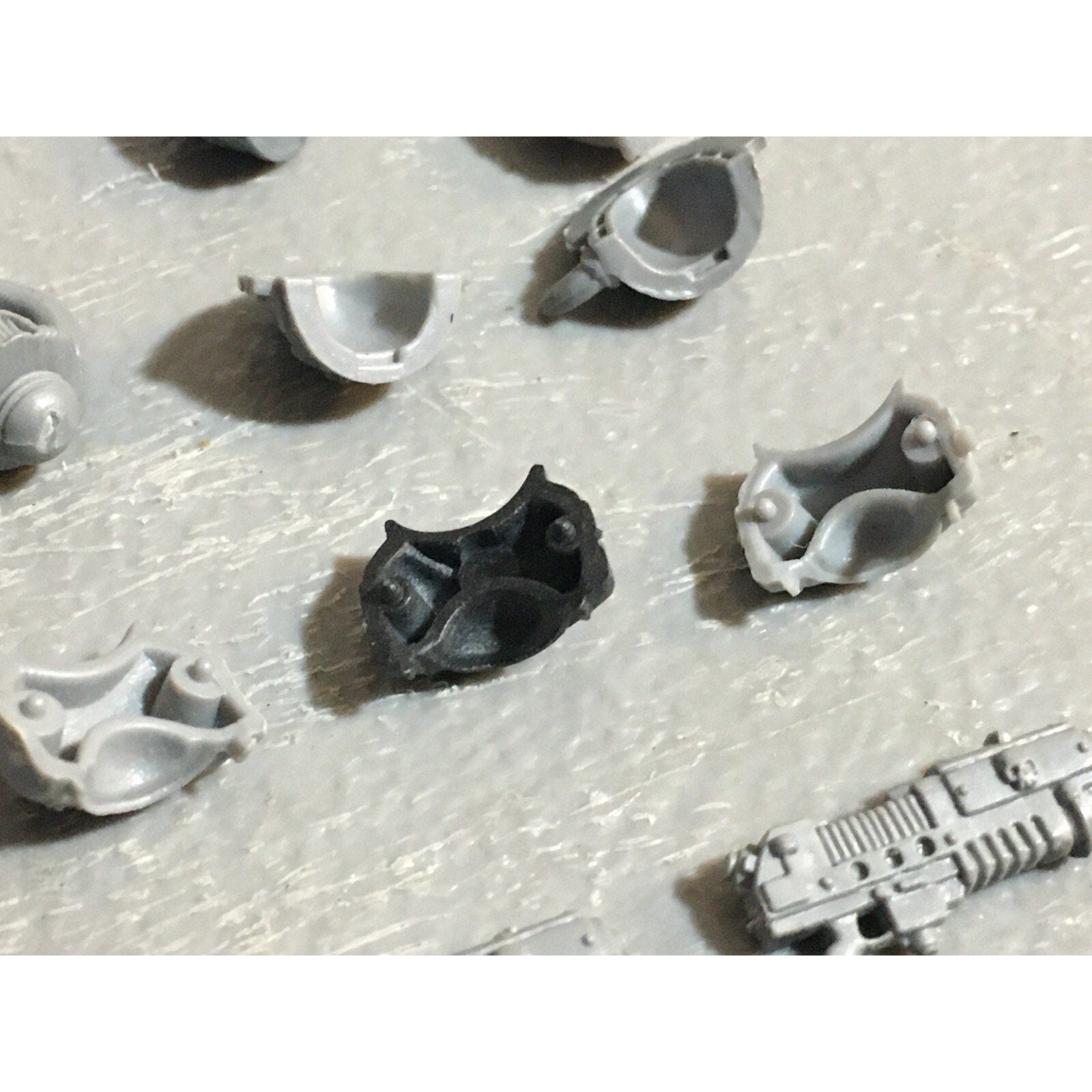 A23013 WARHAMMER 40K CHAOS SPACE MARINES MIXED TORSO HEAD SPECIAL GAMES WORKSHOP