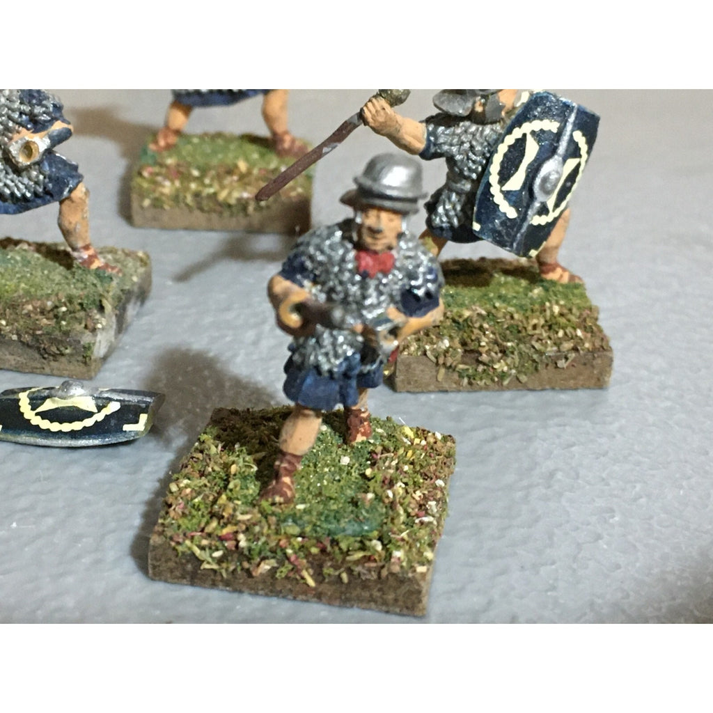 A23531 UNKNOWN METAL MINIATURES SOLDIERS WARRIORS ROMAN MISS 2 SPEARS