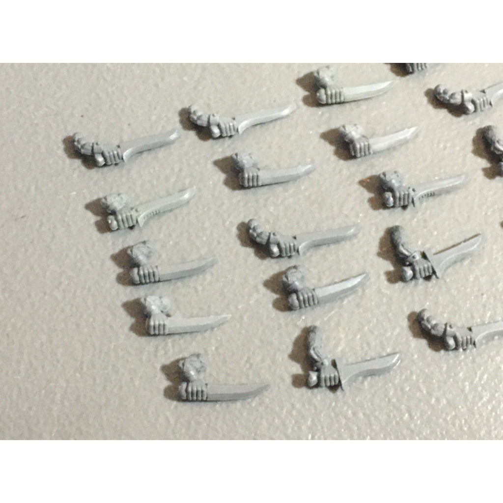 A22300 WARHAMMER FANTASY SKAVEN BITS LOT SWORD ARMS GAMES WORKSHOP GW