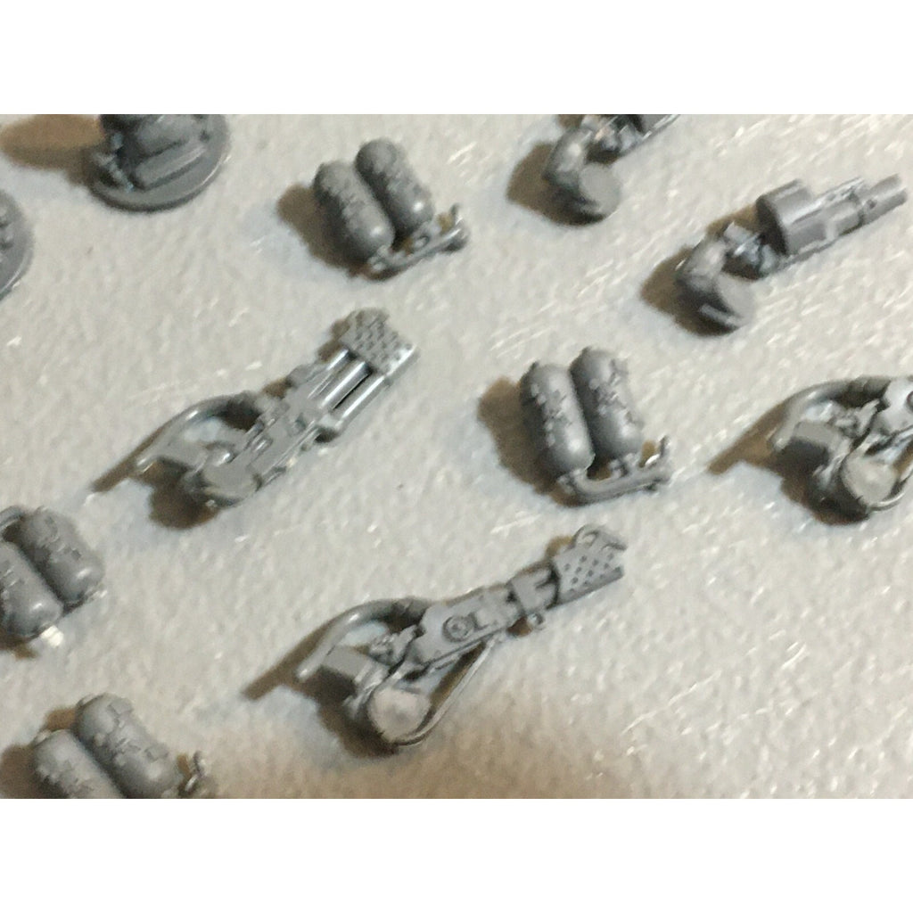 A17851 WARHAMMER 40K ASTRA IG GUARD TANK COMMANDER & SPECIAL WEAPONS BITS LOT