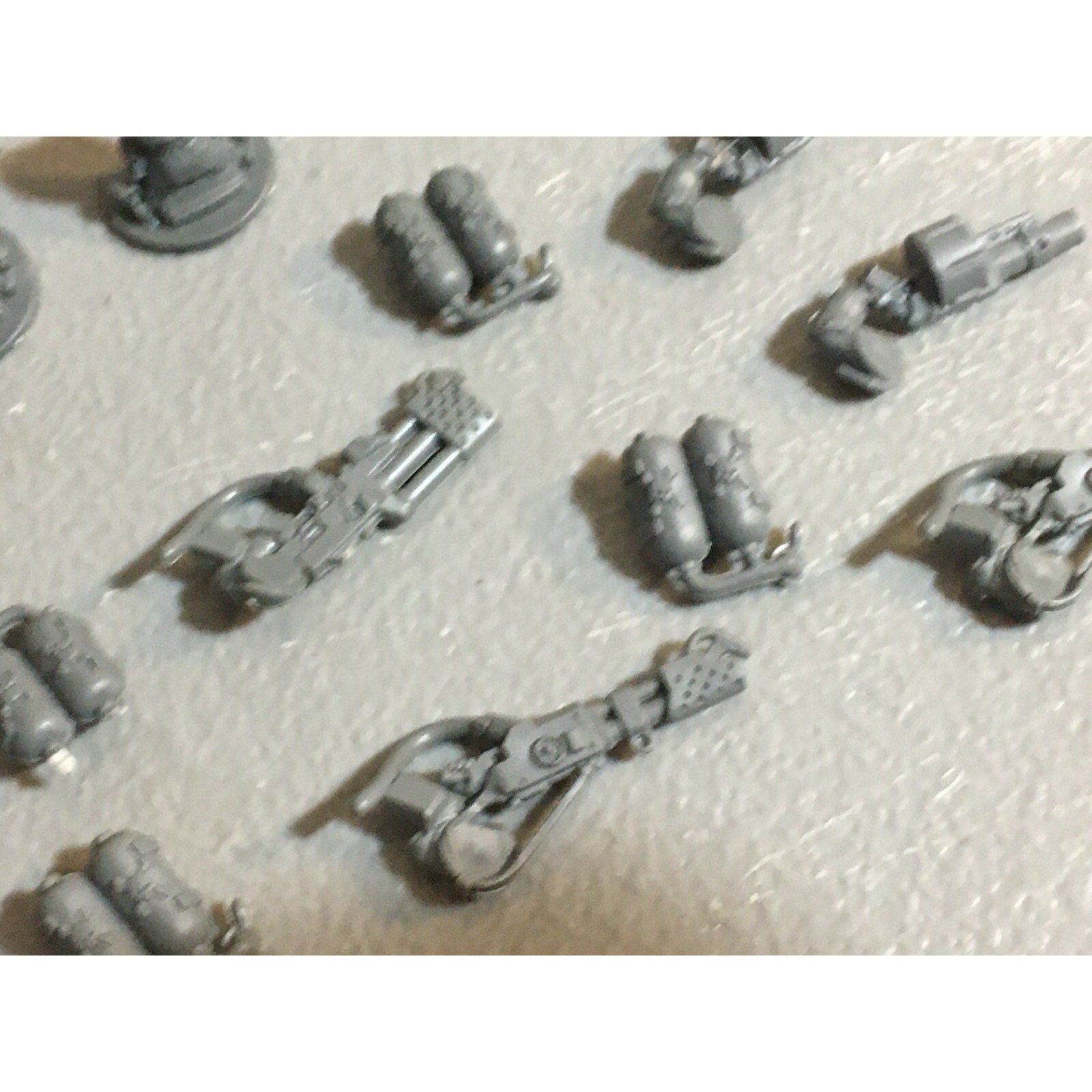 A17851 WARHAMMER 40K ASTRA IG GUARD TANK COMMANDER & SPECIAL WEAPONS BITS LOT