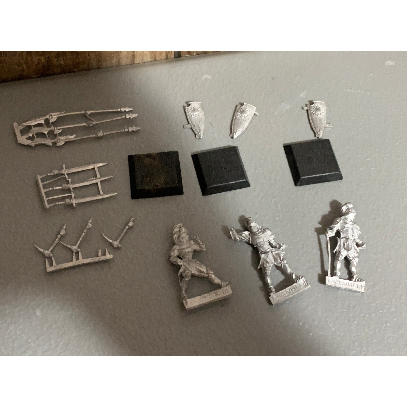 A10497 RACKHAM CONFRONTATION METAL OOP GUARDS OF ALAHAN