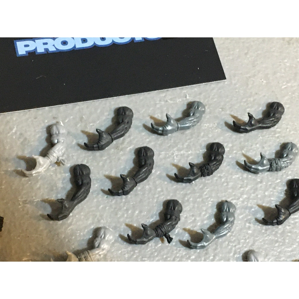 A33573 WARHAMMER 40K SPACE ORKS BITS LOT ARMS GW GAMES WORKSHOP