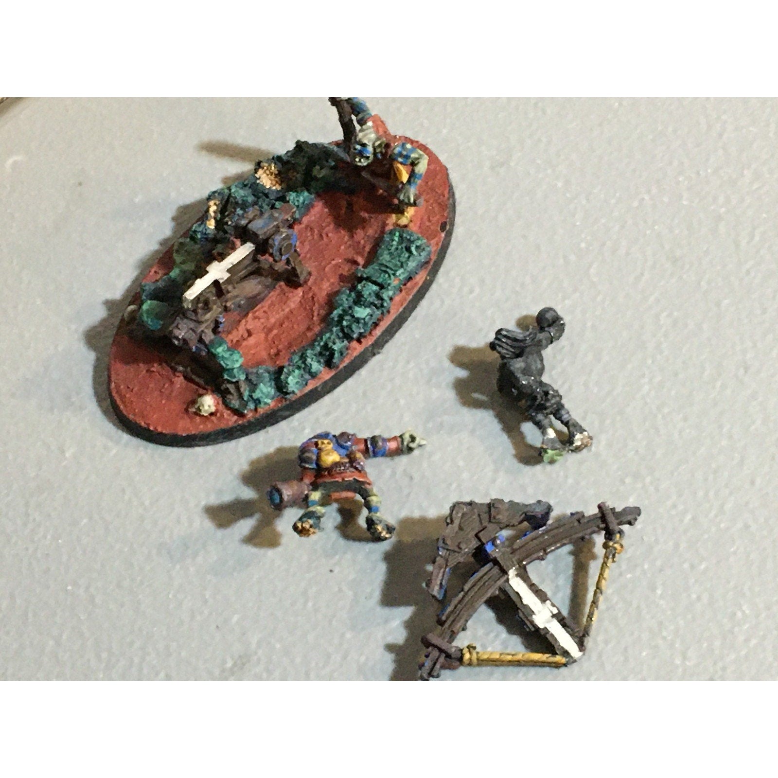 A32476 WARHAMMER FANTASY METAL ORCS GOBLINS SPEAR CHUKKA PAINT BASE