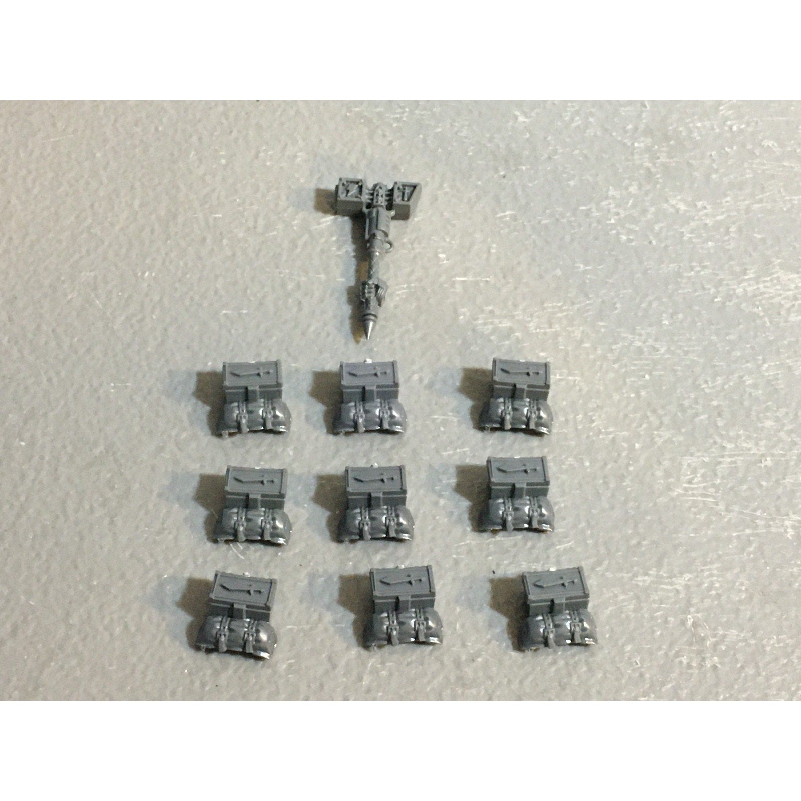 A29400 WARHAMMER 40K SPACE MARINES DARK ANGELS RAVENWING BIKE SADDLEBAG BITS LOT