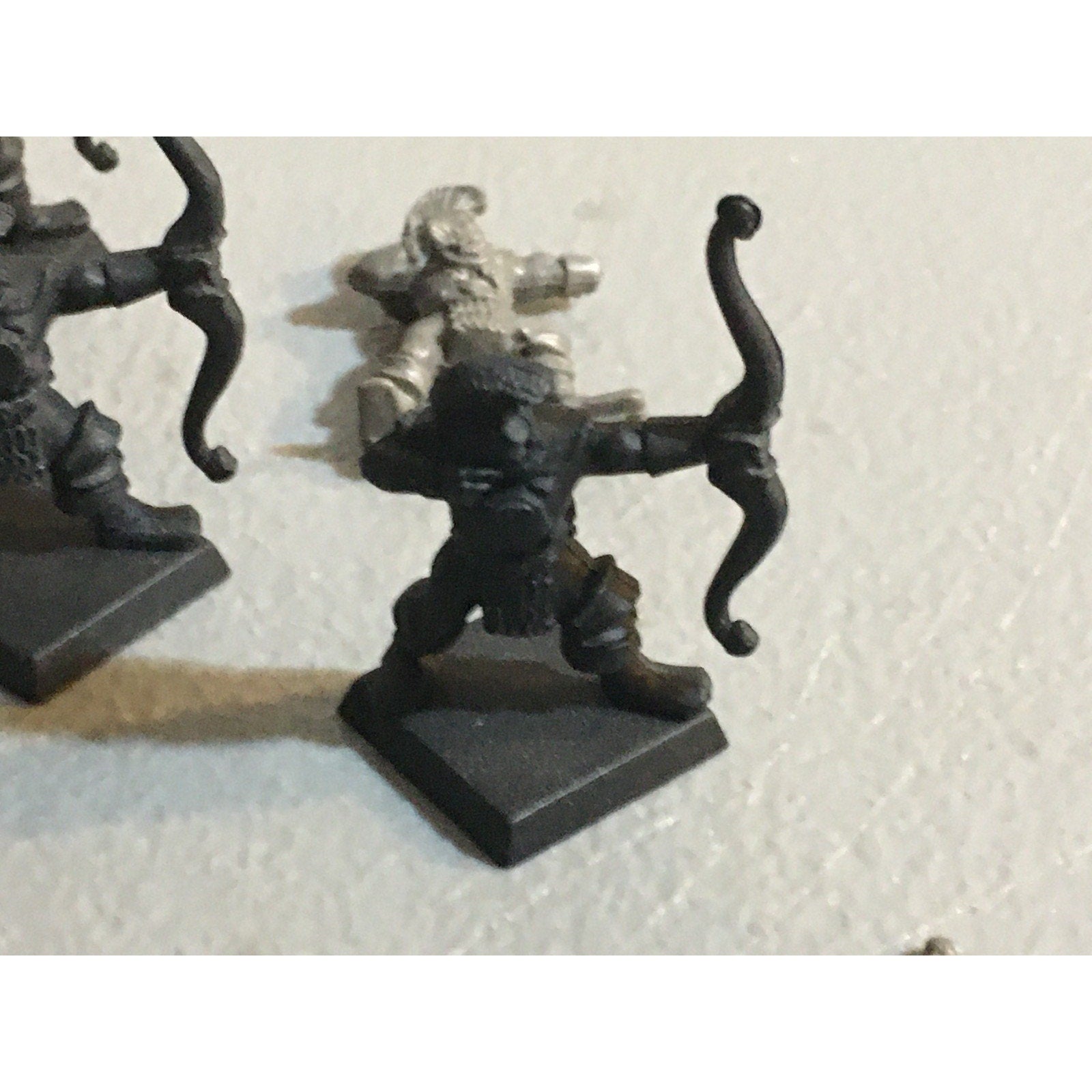 A31465 MILTON BRADLEY BATTLE MASTERS WARHAMMER CHAOS THUG ARCHER & INCOMPLETE
