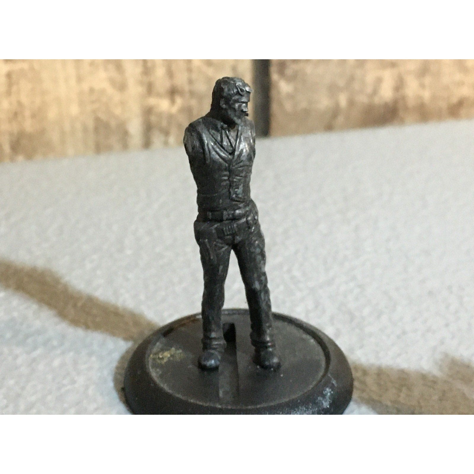 A32503 UNKNOWN PLASTIC MINIATURES MISS BASES HUMAN WARRIOR SOLDIER