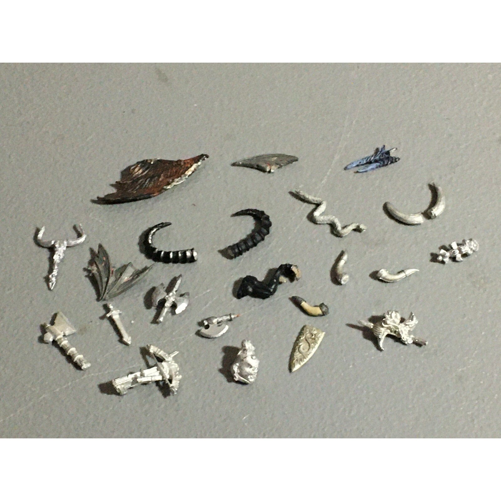 A22409 WARHAMMER FANTASY MIXED METAL BITS LOT HORNS WINGS GAMES WORKSHOP GW