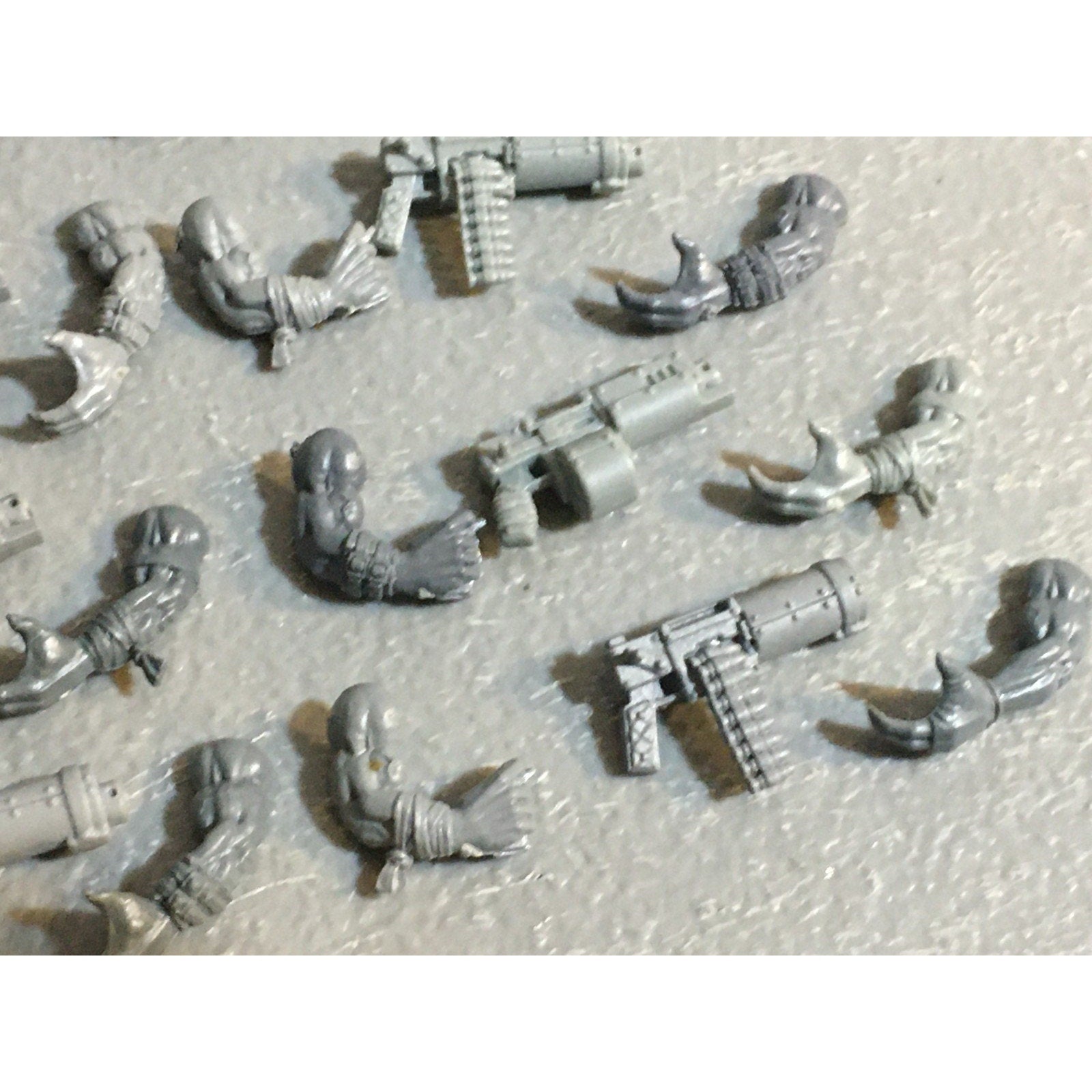 A33023 WARHAMMER 40K SPACE ORKS BITS LOT SHOOTAS ARMS GW GAMES WORKSHOP