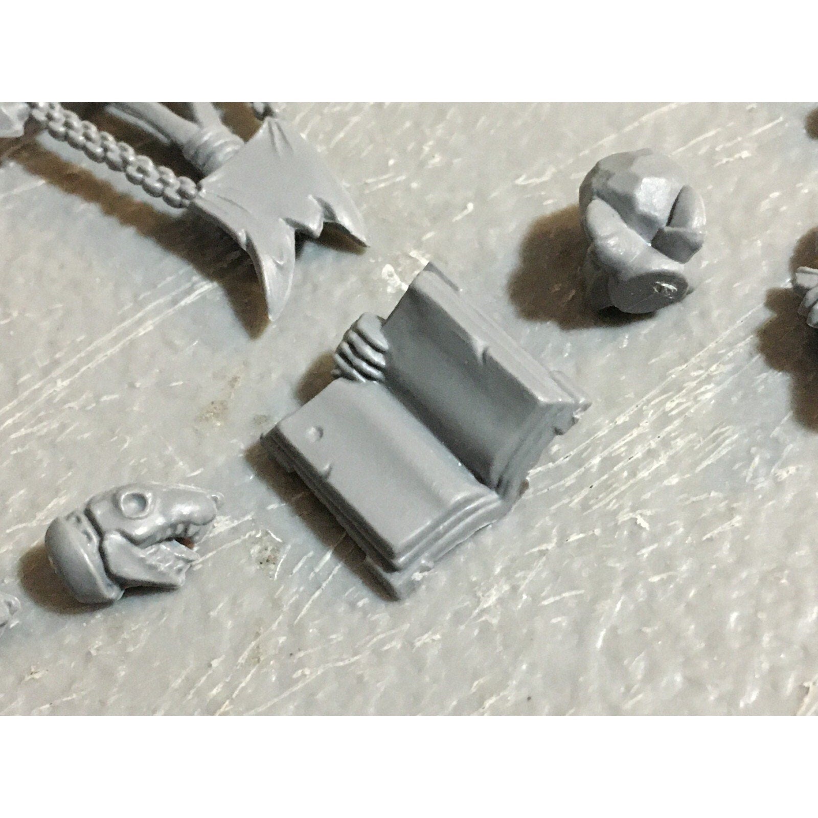 A23447 WARHAMMER FANTASY SKAVEN BITS LOT MIXED CLANRAT PLAGUE MONK RUNNER GW