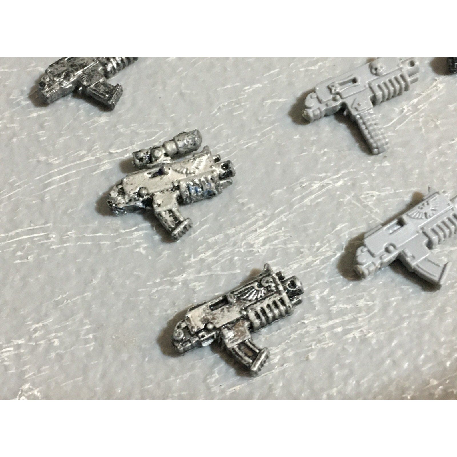 A22959 WARHAMMER 40K SPACE MARINES BITS LOT BOLTERS GAMES WORKSHOP GW