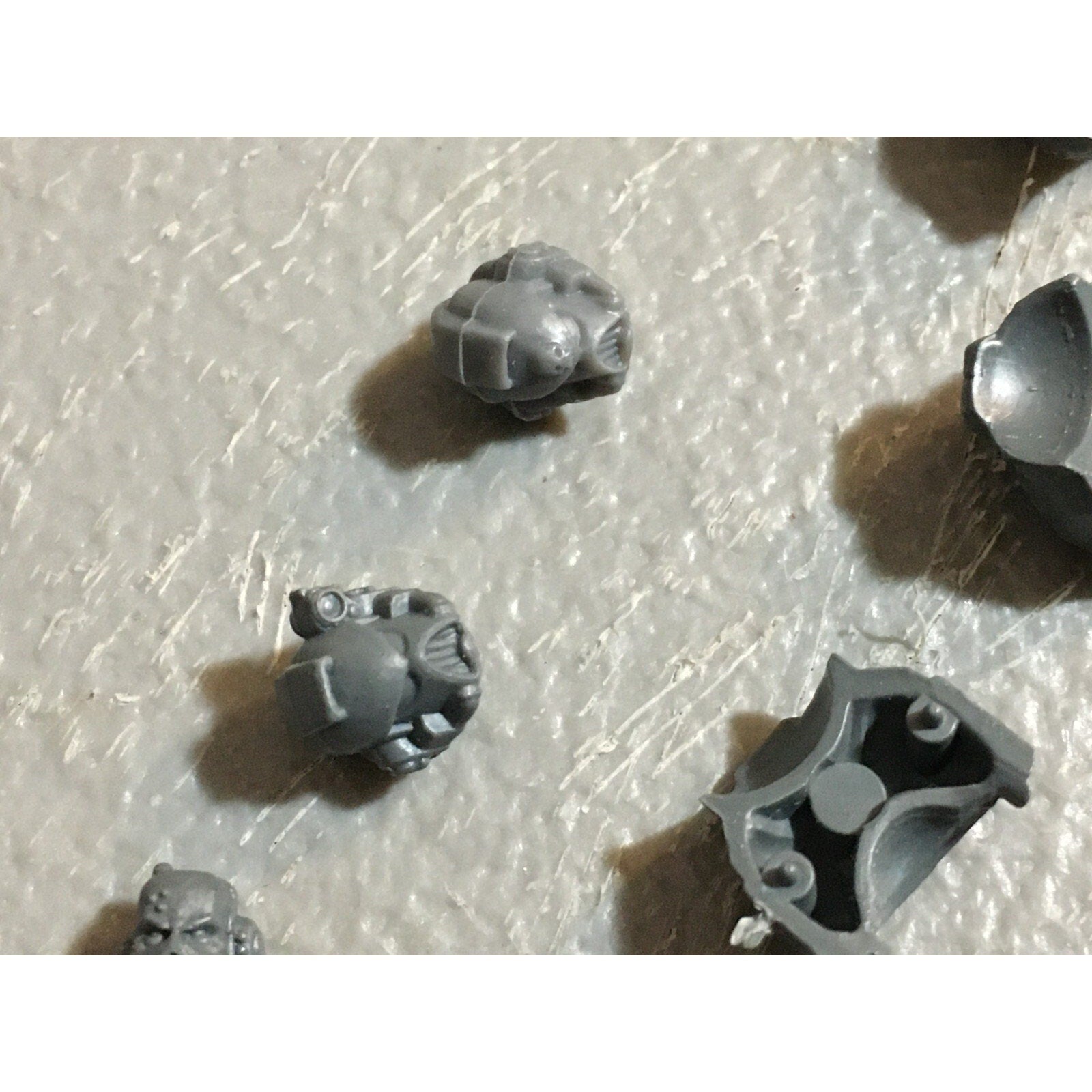 A23158 WARHAMMER 40K SPACE MARINES BITS LOT MIXED TORSOS HEADS GAMES WORKSHOP GW