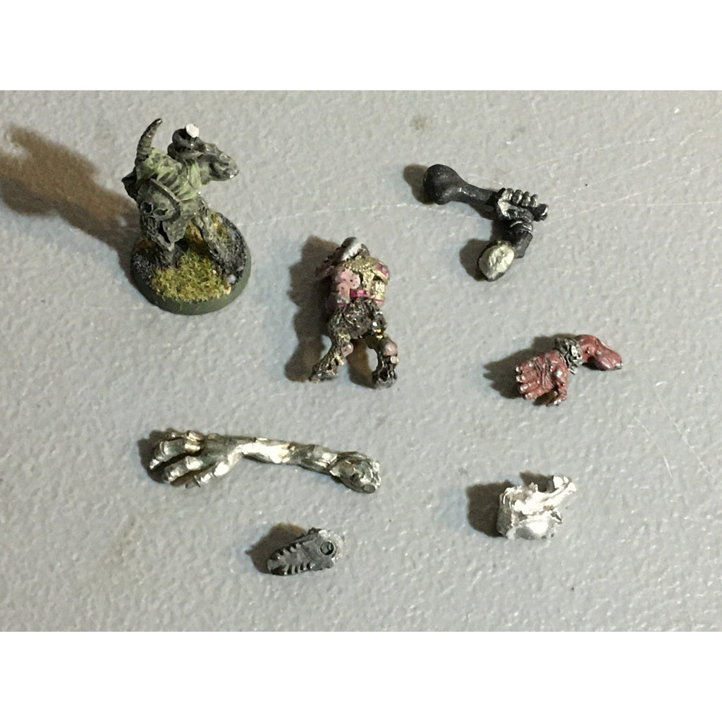 A32492 WARHAMMER FANTASY METAL MIXED BITS & INC LOT CHAOS BESTIGOR GORGER COLD