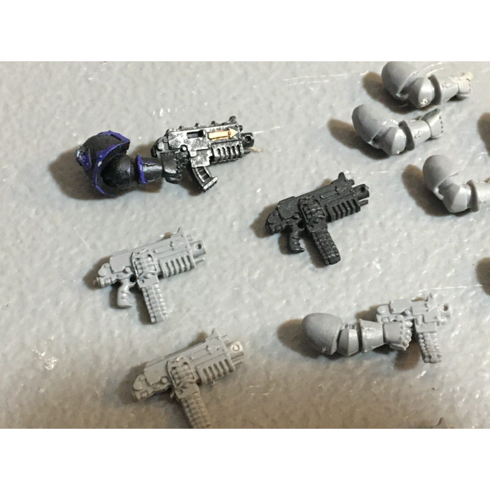A22976 WARHAMMER 40K CHAOS SPACE MARINES BITS LOT ARMS BOLTERS GAMES WORKSHOP GW