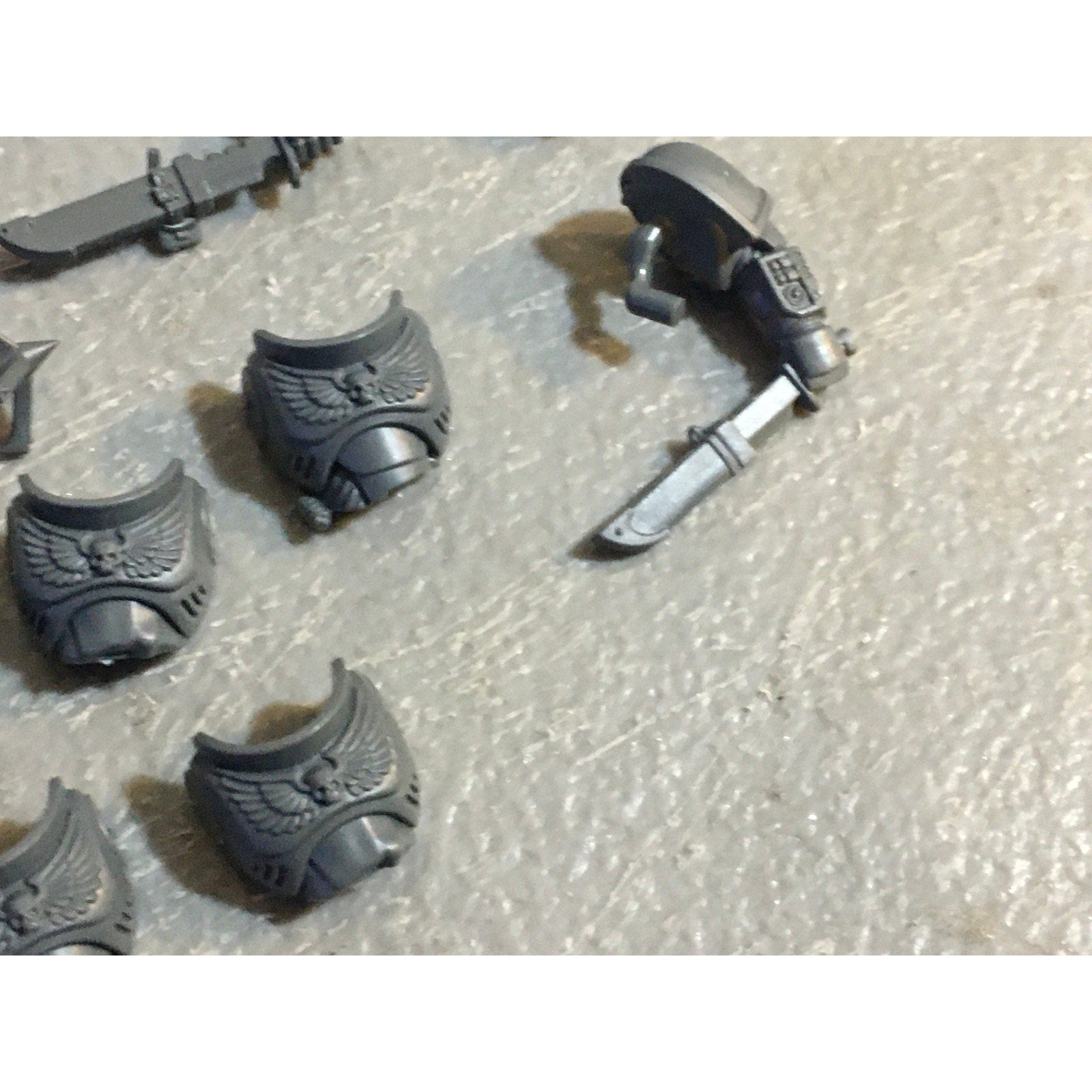 A29414 WARHAMMER 40K SPACE MARINES PRIMARIS BITS LOT TORSO FRONTS REIVER ARMS GW