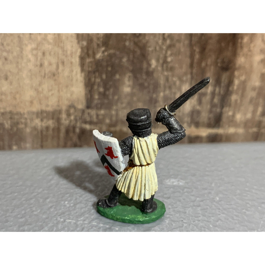 A10015 RAL PARTHA METAL OOP AVALON MAN AT ARMS SWORD RAISED FULL HELM PAINTED