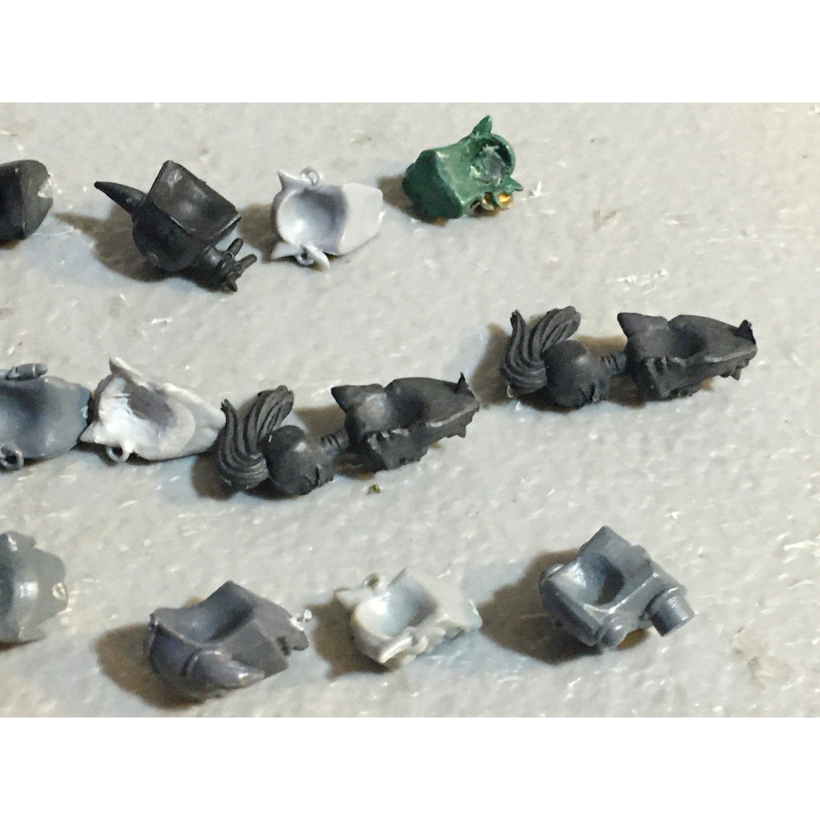 A33559 WARHAMMER 40K SPACE ORKS BITS LOT HEADS GW GAMES WORKSHOP