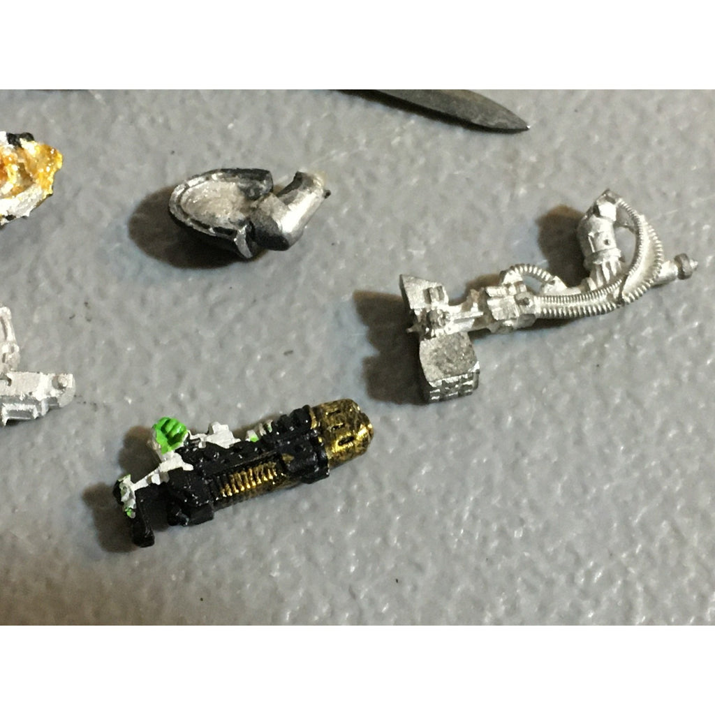 A32485 WARHAMMER 40K SPACE MARINES METAL BIT LOT PLASMA ARM HAMMER GW