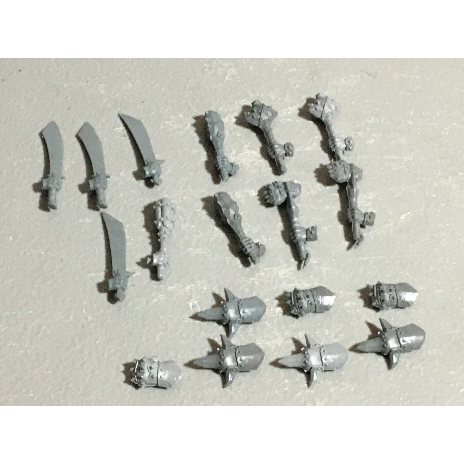 A22592 WARHAMMER FANTASY OGRE KINGDOMS BITS LOT HANDS GAMES WORKSHOP GW